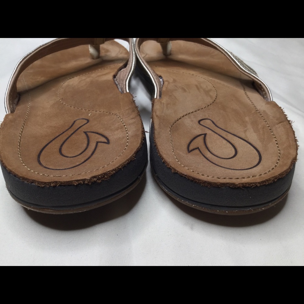 OluKai Kumu Gold Flip Flop Sandals - 7 - Picture 4 of 8